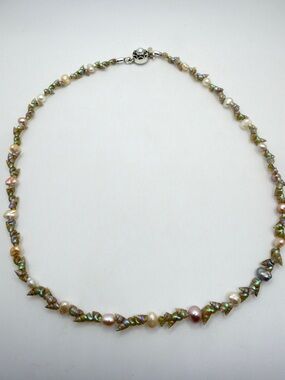 22" NWOT Iridescent seashells and freshwater pearl necklace w/ 925 clasp!